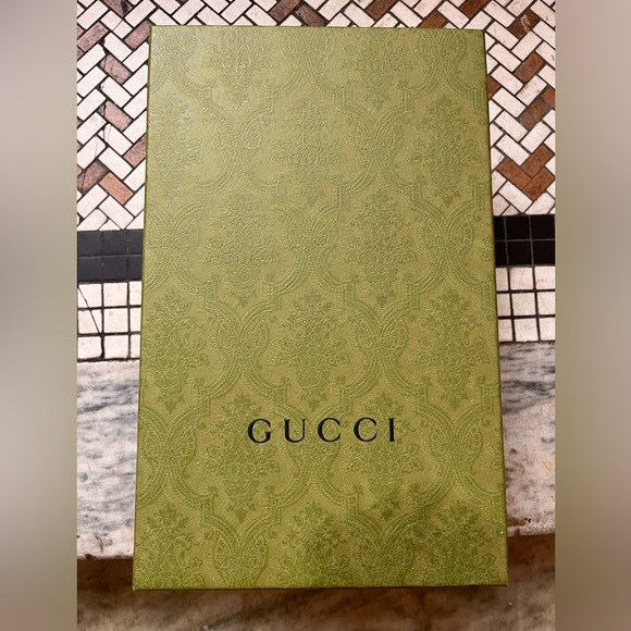 GUCCI Screener Sneaker - Picture 4 of 9